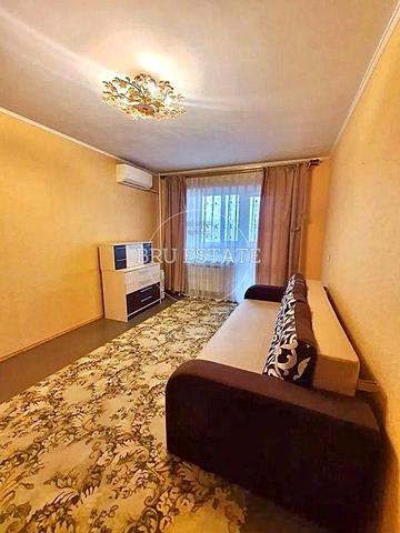 Продаж 1 к квартири Позняки Харківська 3й поверх 42 м кв