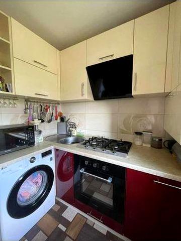 Продаж квартири  ДОК