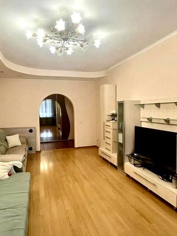 Анни Ахматової вул., 16-Б