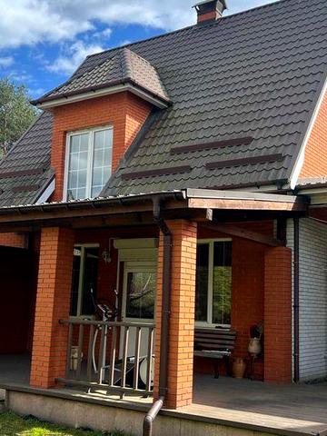 Дім, дача, будинок на березі Дніпра.