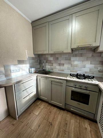 Свободна!Уютная трешка!10 минут от трц Киев!