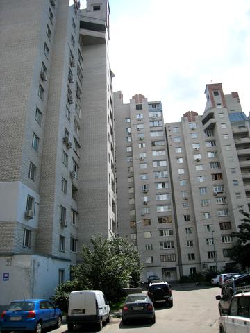 Андрія Верхогляда вул. (Михайла Драгомирова), 2