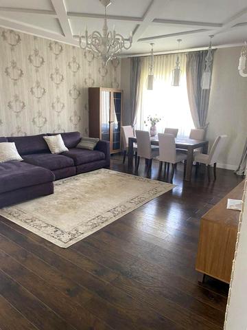 Вишнева вул., 1