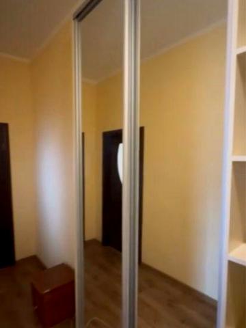 2к квартира на Грушевського(центр) вільно