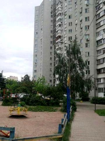 Продам большую двухуровневую