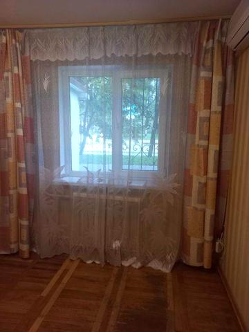 Продам 2 х кімнатну на Нивках