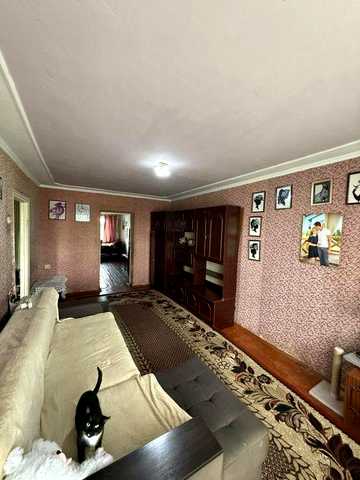 Продам 2х кімнатну квартиру вул.Торгова площа