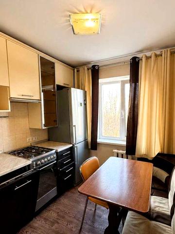 вул. Потапова. Продаж 1к квартири. Цегляний будинок, поряд швидкісний трамвай