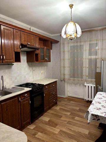 ОРЕНДА! Трикімнатна квартира на вул. Конякіна