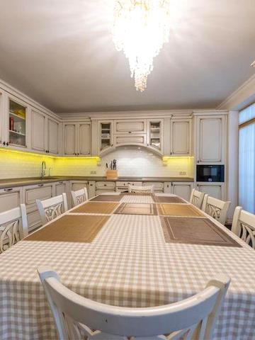 Деміївська вул., 13