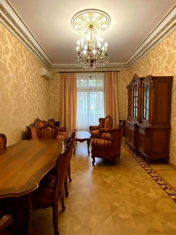 Заньковецької вул., 8