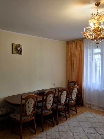 Старонаводницька вул., 8