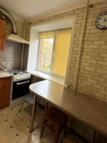 Старий Поділ Ротача 11 гарний стан з кондиціонером