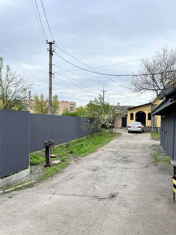 Будинок з ділянкою 14 соток