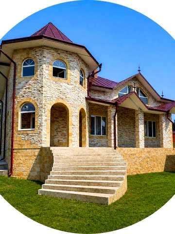 Велика садиба в Боянах: 2 будинки, 550 м², 43 сотки