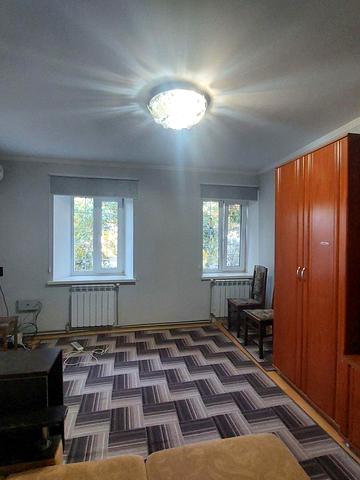 Новосільська вул., 33/1