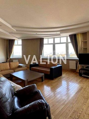 5-кімнатна квартира 267 м² з панорамним видом  б-р Лесі Українки, 23