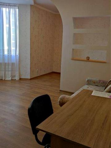 Продам ,1к 50м вул.Харківське шосе 182 м. Вирлиця