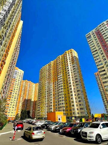 Сімї Кульженків вул. (Петра Дегтяренка), 8