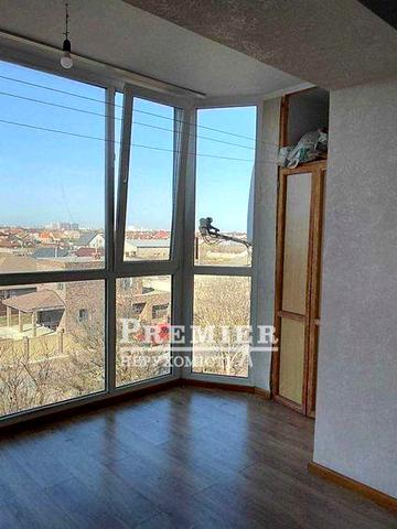 Простора 4-кімнатна квартира 105 кв.м  з ремонтом Фонтанка