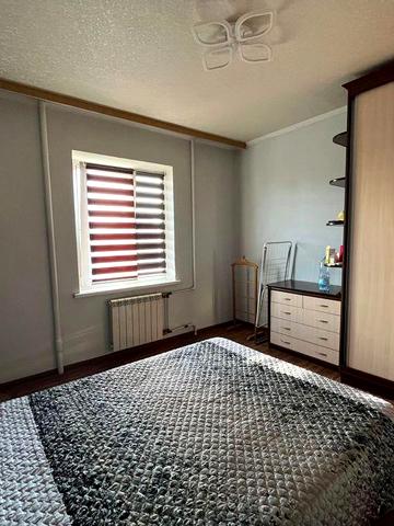 Двохкімнатна з ремонтом, меблями та технікою, вільна