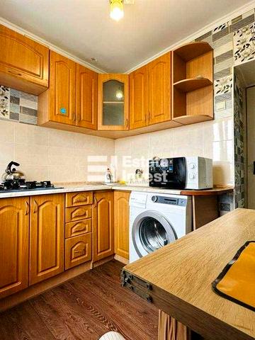 Продам 2 кімн. квартиру на пр. Науки, 66.