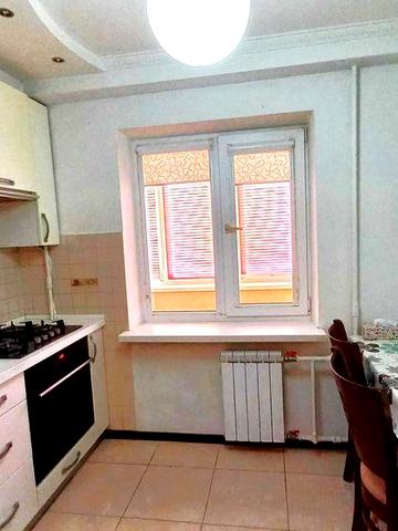 Сікорського 6, невисокий поверх, Газ, бойлер  м Берестейська 10 хв
