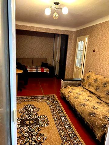 Продається 1-кімнатна квартира в центрі с. Малинівка від власника