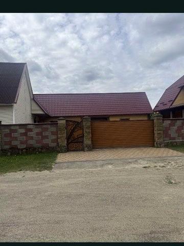 Продаж будинку клесів дуже якісний ремонт з побутовую технікою робилося для себе