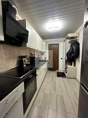 Продам секцію площею 52 м.кв. з готовим ремонтом, мікрор-н Жовтневий