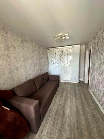Продам 2-х кімнатну квартиру з ремонтом у центрі Броварів+ вода завжди (інвертор).