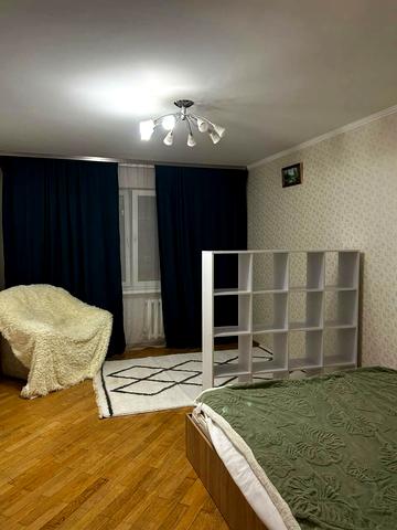 Миколи Лаврухіна вул., 8