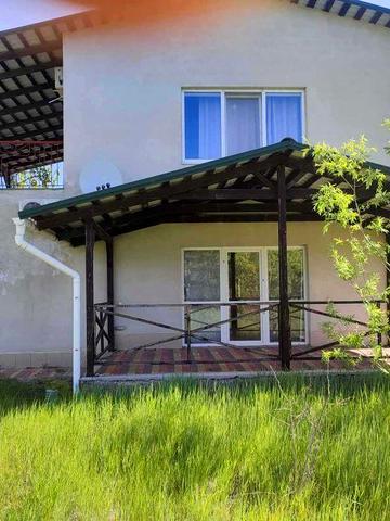 Свій котедж в Колеві біля моря здам в оренду.