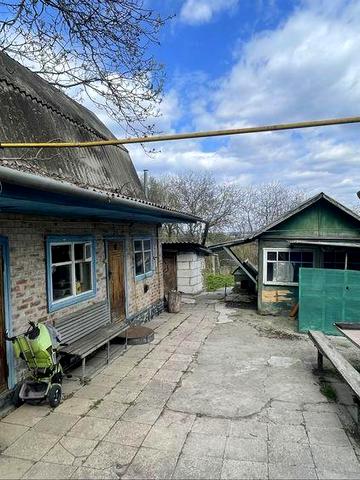 Тихий куточок над Дніпром: будинок у Стайках, 17.7 соток під забудову