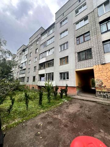Івана Величковського вул., 52