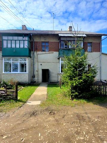 Продається двокімнатна квартира з гаражем!