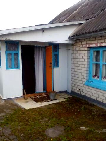 Продам пів- дому