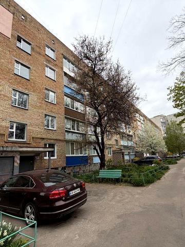 Продам 2 к кв вул. В. Гудзя 18 , 1й пов. Можливо Сертифікат!!