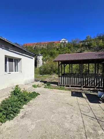 Продам частину будинку з земельною ділянкою в Старому місті