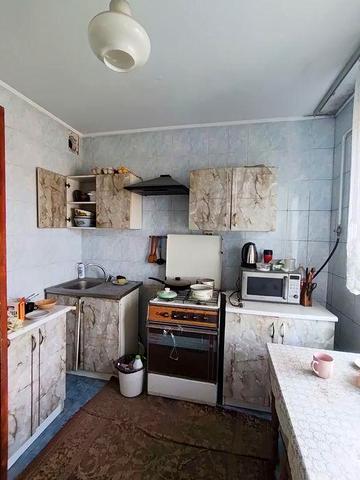 Продається чотирьохкімнатна квартира