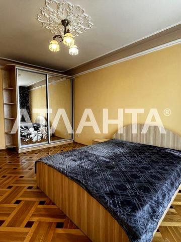 Продаж 3-кімнатної квартири по вул. Черкаській
