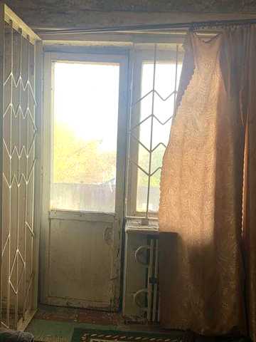 Продам 2 к.кв. под ремонт, ул. Матросова