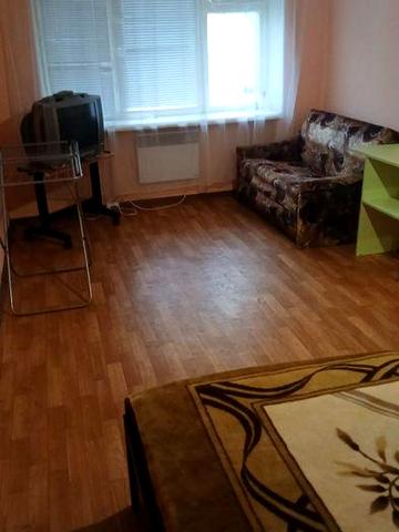 Сдаю однокомнатную квартиру в Октябрьском.