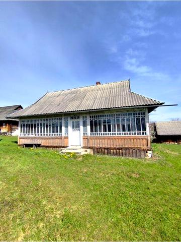 Продаж гуцульського будинку та 66 соток землі у с. Космач з гарним панорамним краєвидом БЕЗ КОМІСІЇ !