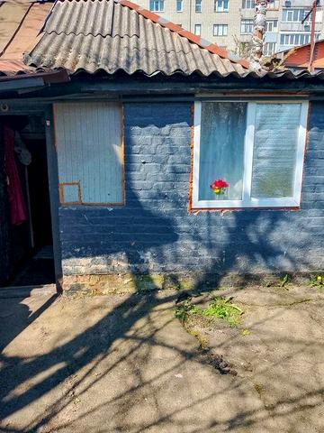 Здам часть дома на дослідний.Окремий вхід.