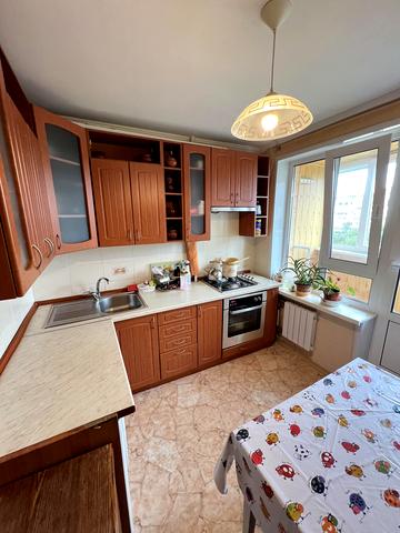 Амвросія Бучми бульв., 8