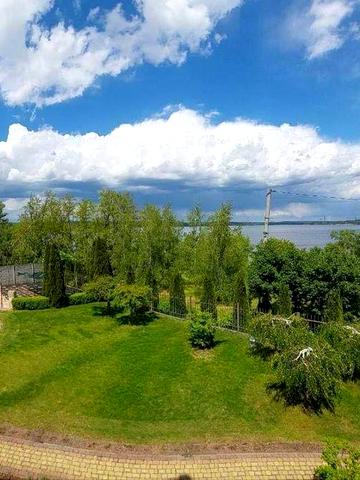 Райський куточок на березі Дніпра