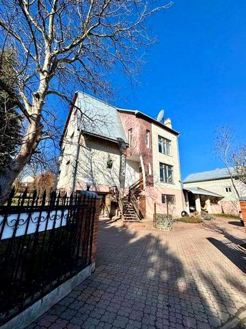 Продаж 4-х поверхового будинку с. Соснівка 6 км. до Львова
