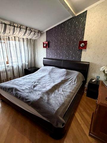 Продаю  4-кк ул 200м2, автономка, закрытый дом, гараж ул Набережная