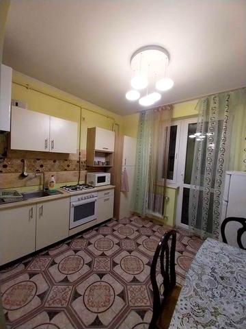 Пентхаус дворівнева квартира 3 спальні 2 ванні кімнати з сауною, каміном, балконом; Повністю мебльована